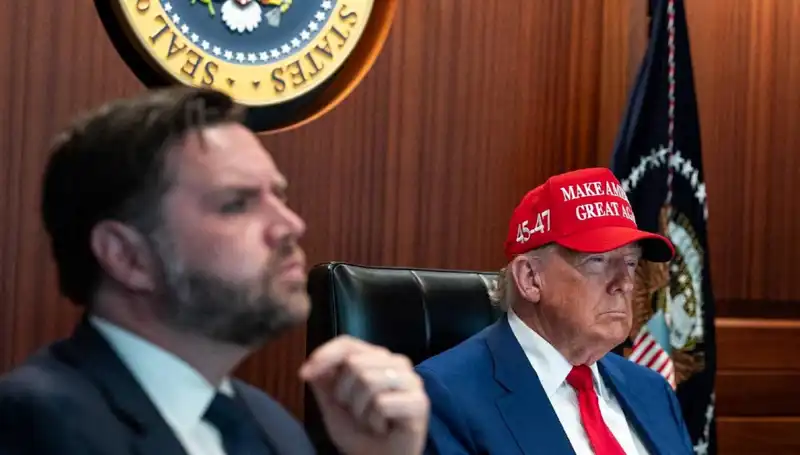 Trump'ın Azil Tasarısı Reddedildi: Siyasi Sahneye Ne Getirecek?