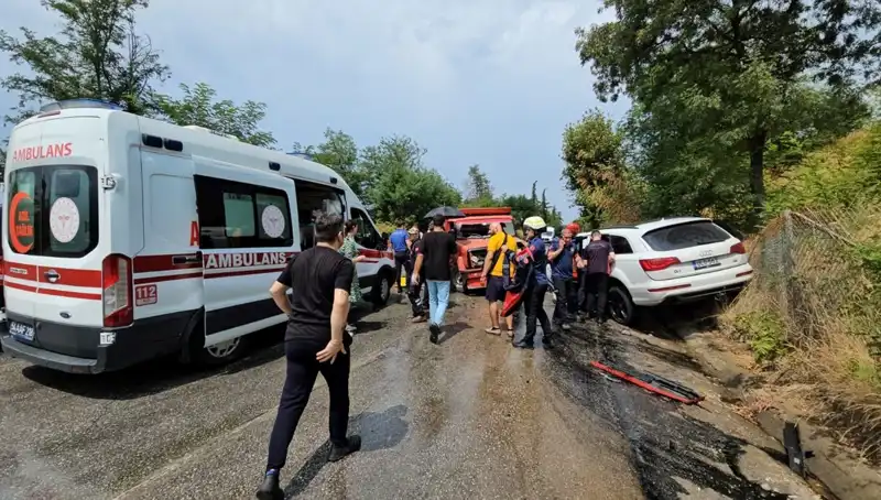 Sakarya'da Kamyonet ve Cip Çarpıştı: 5 Kişi Yaralandı, Dikkat Çeken Olaylar