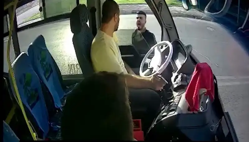 Antalya'da Otobüs Şoförünü Bıçaklayan Şahıs Hızla Yakalandı