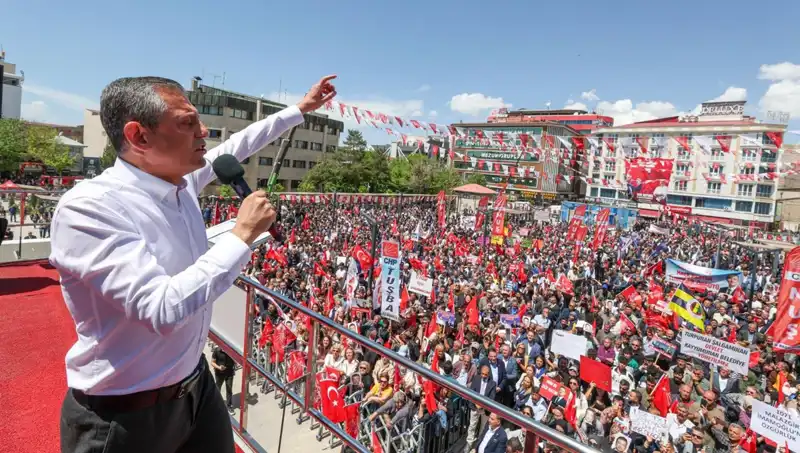 Özgür Özel'den Çarpıcı Açıklama: Örgütün Silah Bırakma Süreci Destekleniyor
