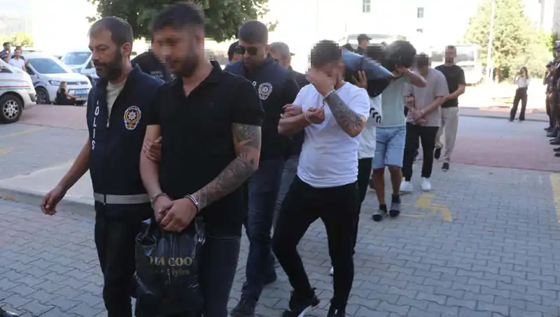 Sahte Eskort İlanlarıyla 12 Milyon Lira Dolandırıcılık Skandalı