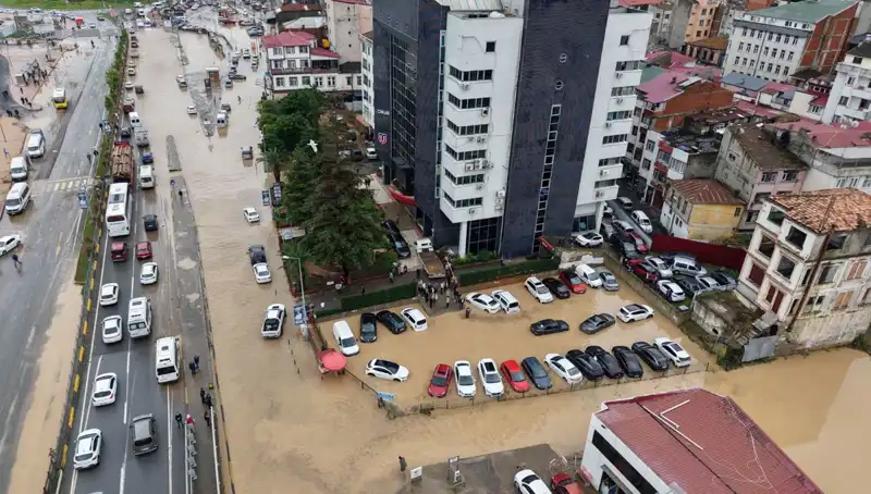 Trabzon'da Sel Felaketi: Arama Kurtarma Çalışmaları Sürüyor