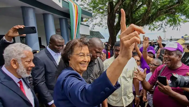 Surinam Tarihinde Bir Dönüm Noktası: İlk Kadın Devlet Başkanı Seçildi