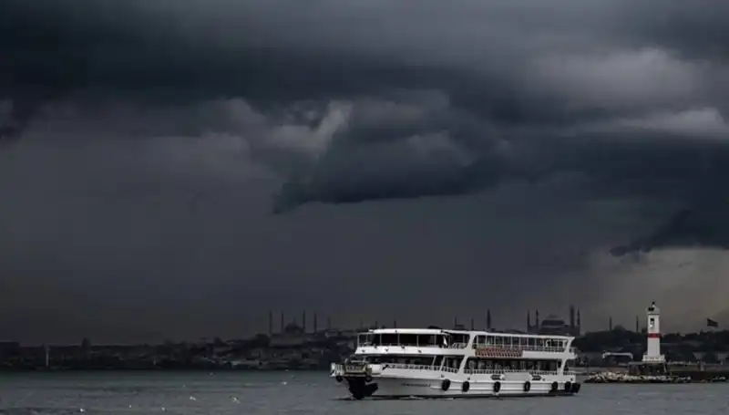 İstanbul ve Çevre İllerde Sağanak Yağış Alarmı: Hazırlık Yapın!