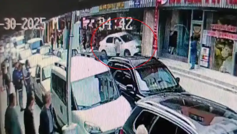 Alkollü Sürücü Feci Kazada İki Çocuğu Kurtardı
