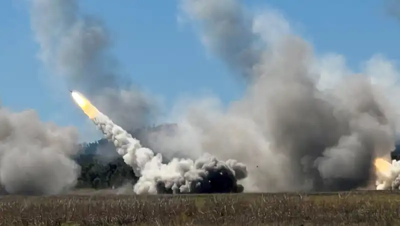 Avustralya'da Dev Askeri Tatbikatta İlk HIMARS Atışı Gerçekleştirildi