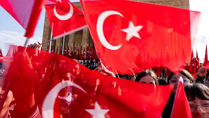 23 Nisan Coşkusu Türkiye'yi Sardı: Kutlamalardan Renkli Görüntüler