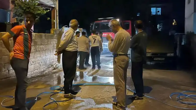 Park Halindeki Araçta Ani Yangın: Saatlerce Süren Korku Dolu Anlar