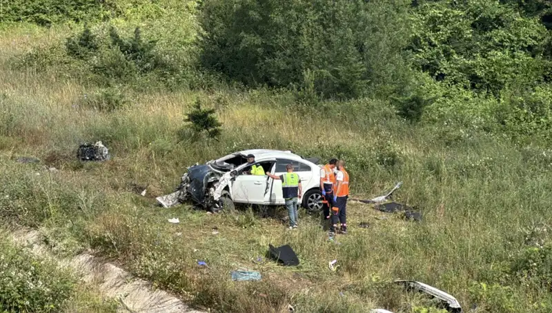 Kuzey Marmara Otoyolu'nda Dehşet Anları: Araç Şarampole Devrildi
