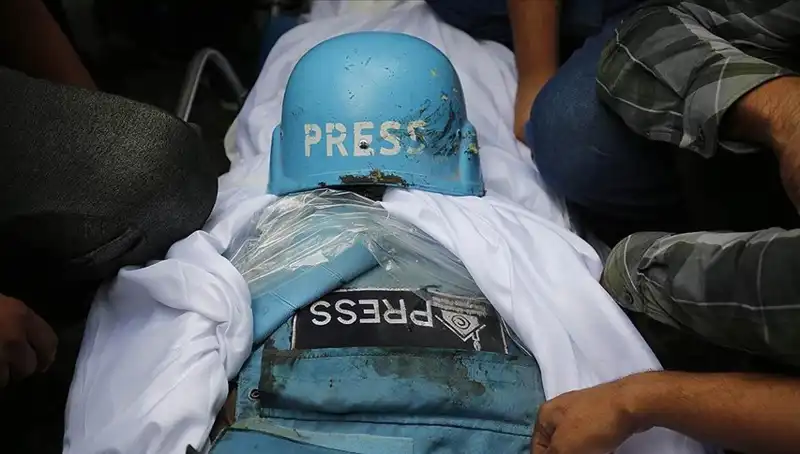 İsrail Saldırısında Yaralanan Gazeteci, Hayatını Kaybetti: Medya Dünyası Yasta