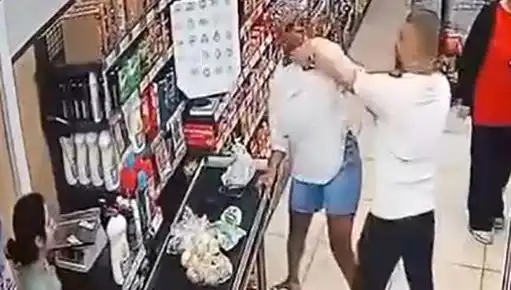 Markette Kasa Sırasında Şok Olay: Çocuğunun Gözleri Önünde Kadına Saldırıldı