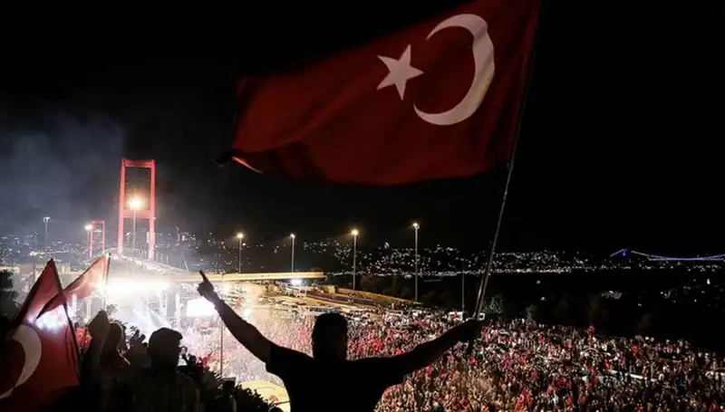 15 Temmuz'un Anısına: "En Uzun Gece" Külliye'de Sahne Alıyor