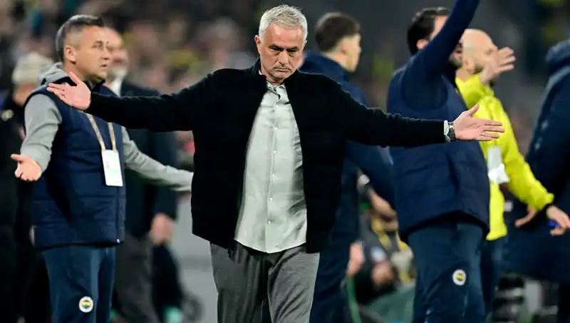 Mourinho'ya Gelen Eleştiriler: "Modası Çoktan Geçmiş Bir Efsane"