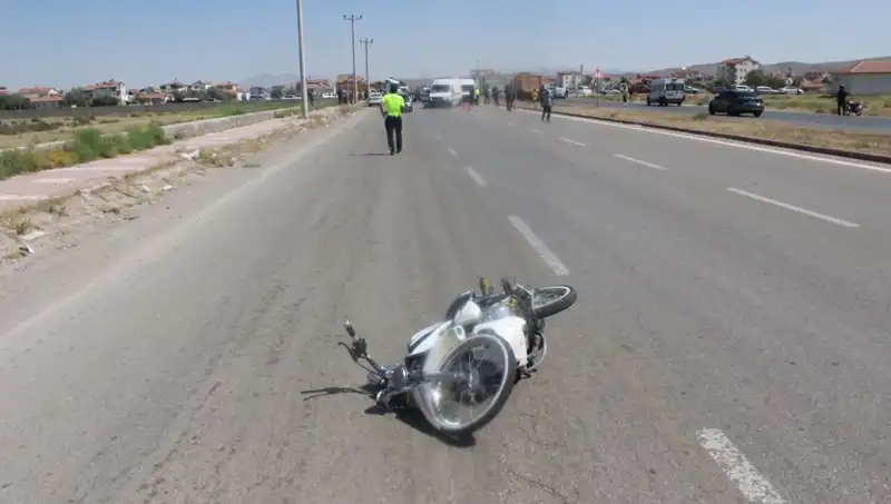 Dur İhtarı Ne Olursa Olsun! Polise Çarparak Kaçtı