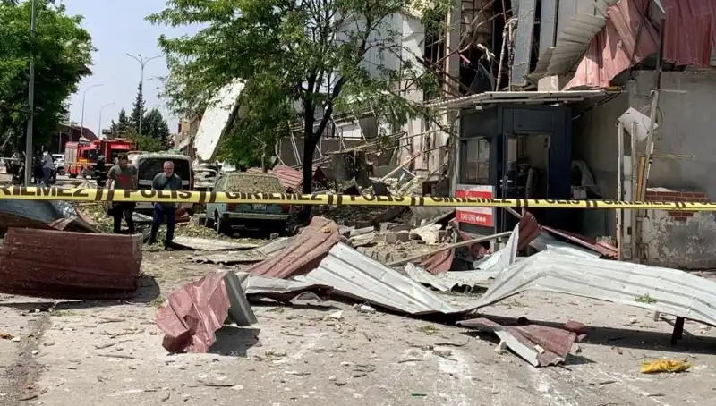 Gaziantep'te Fabrikada Patlama: Durum Ciddi, Yaralıların Sayısı Artıyor!