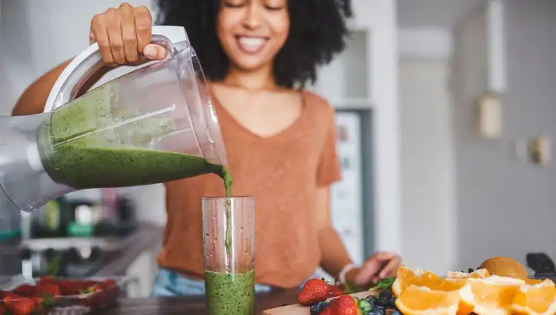 Smoothie mi, Meyve Suyu mu? Hangi İçecek Sağlığınıza Daha Fazla Katkı Sağlar?