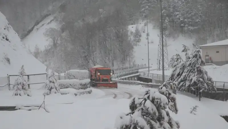 Bolu Dağı'nda Sonbaharın Yerini Kışa Bırakması: Kar Yağışı Başladı!
