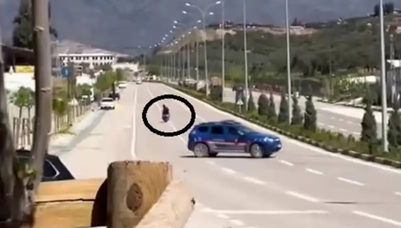 TikTok Videosu, Gençleri Şaşırtan Pahalı Hesapları Ortaya Çıkardı