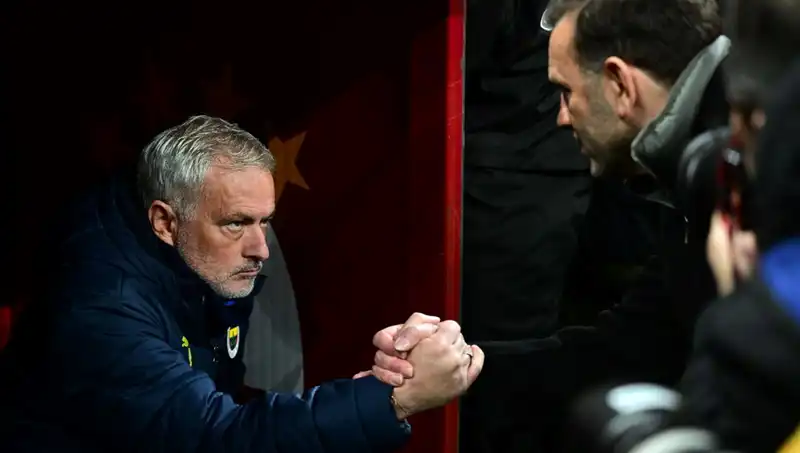 Jose Mourinho ve Okan Buruk'un Derbi Heyecanı: 3. Randevuya Sayılı Günler Kaldı!