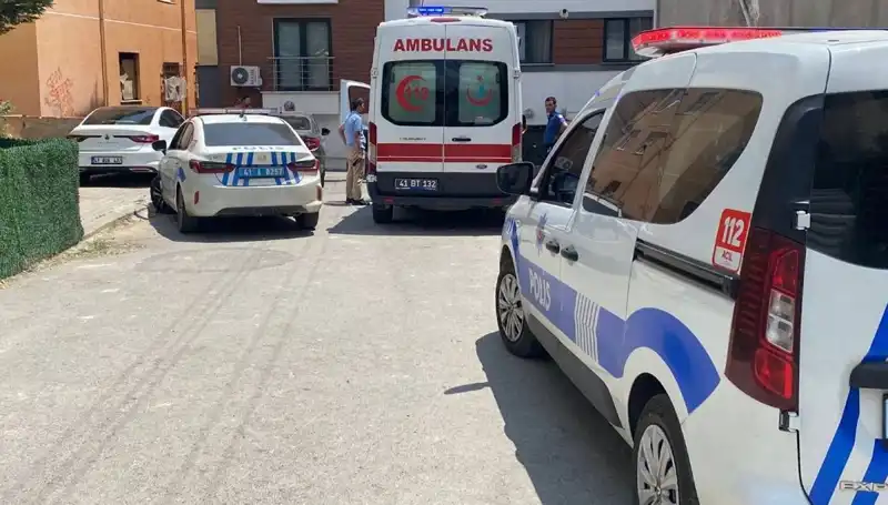 İki Kardeş ve Bir Polis Yaralı: Bıçaklı Kavga Ortalığı Karıştırdı