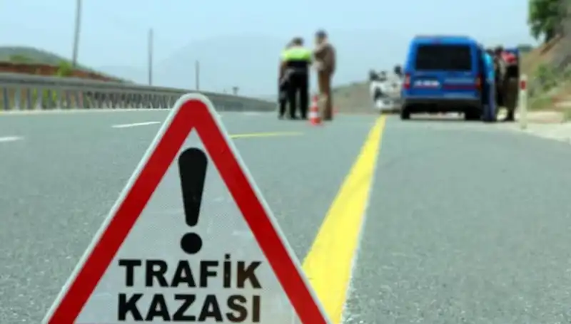 Otomobil ile Kamyon Çarpıştı: Feci Kaza Sonrası Hayatını Kaybedenler ve Yaralılar