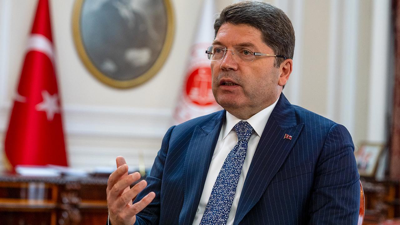 Bakan Tunç: Yargı mensuplarımızı tehdit eden açıklamalar kabul edilemez
