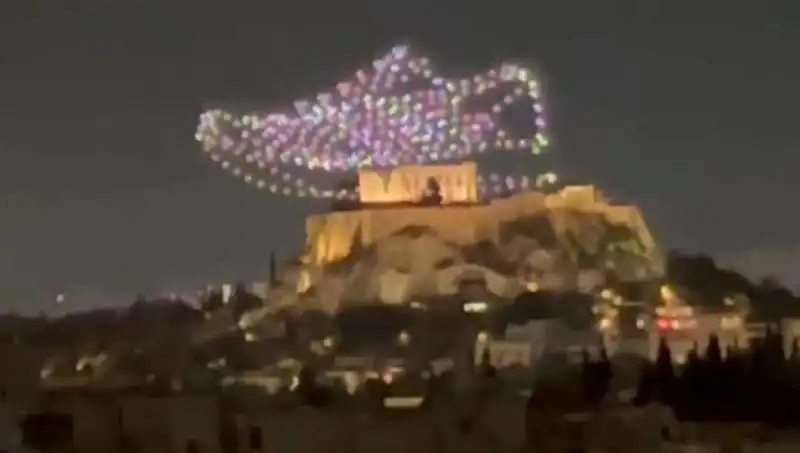 Akropolis’te Drone İle Yapılan Reklamlara Soruşturma Açıldı