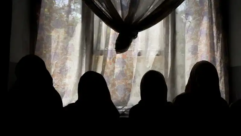 Kadın Yazarların Sesi Susturuluyor: Taliban'dan Kitap Yasakları