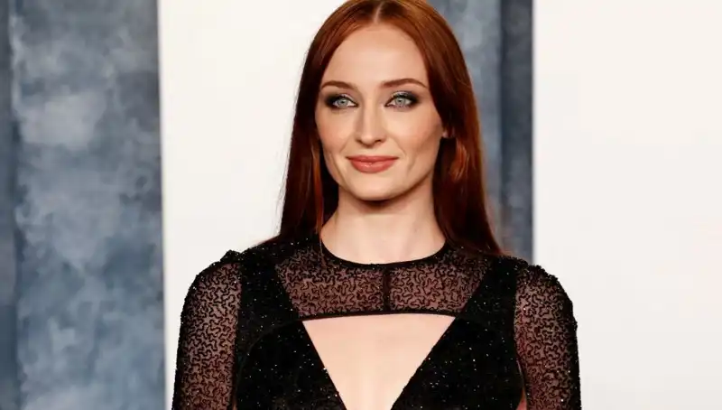 Sophie Turner'ın Sinirlenmesine Neden Olan Olayı Ayrıntılarıyla Öğrenin