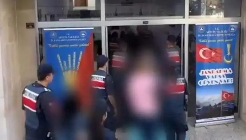 30 İlde FETÖ Operasyonları: 65 Kişi Tutuklandı, Faaliyetler İfşa Edildi!