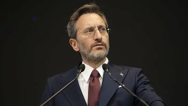 Fahrettin Altun'dan Özgür Özel'e Sert Tepki: İfadeleri Yanlış Anlaşıldı mı?