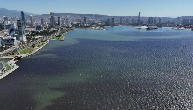 İzmir Körfezi'nde Son İki Gün İçinde Kötü Koku Alarmı!