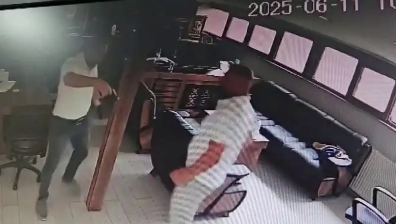 Alacak Verecek Meselesi Kanlı Bitti: Kalfa, İş İnsanını Vurup Kaçtı