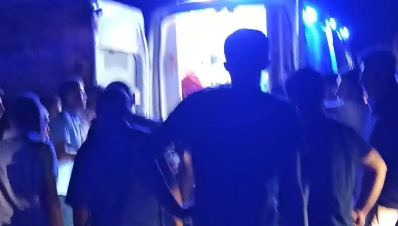Uçuruma Yuvarlanan Otomobil Kazasında Sürücü Yaralandı: O Anlar Kameralarda