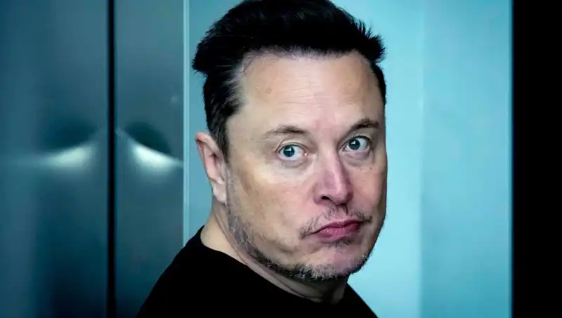 Elon Musk'ın En Büyük Korkusu: Yapay Zeka Dünyayı Ele Geçirecek mi?