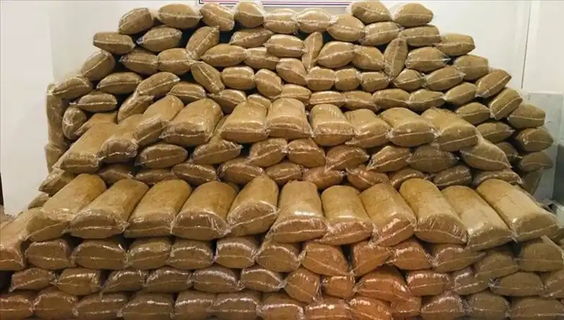 Manisa'da 2 Ton Kaçak Tütün Operasyonu: Yüklü Miktar Ele Geçirildi