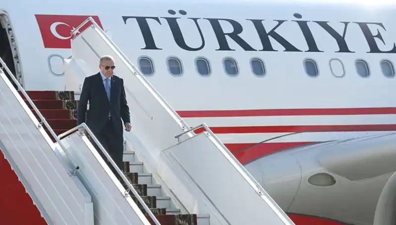 Türkiye'nin Lideri Erdoğan, İtalya Ziyaretinden Sonra Yurda Döndü