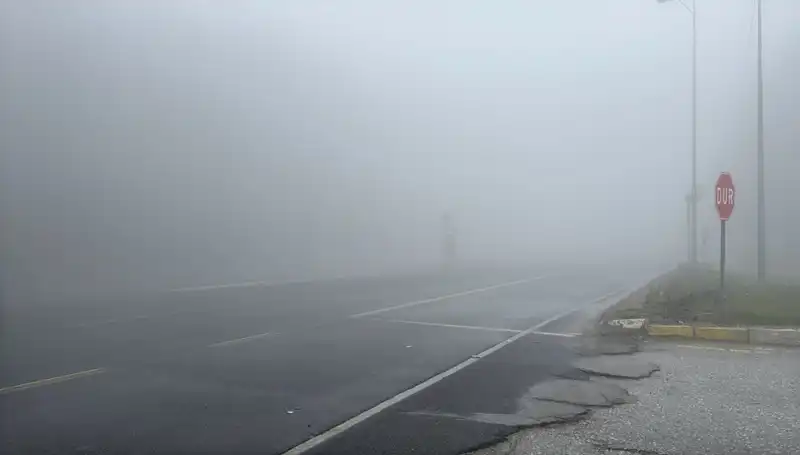 Bolu Dağı’nda Yoğun Sis, Trafiği Tehdit Ediyor: Sürücüler Dikkat!
