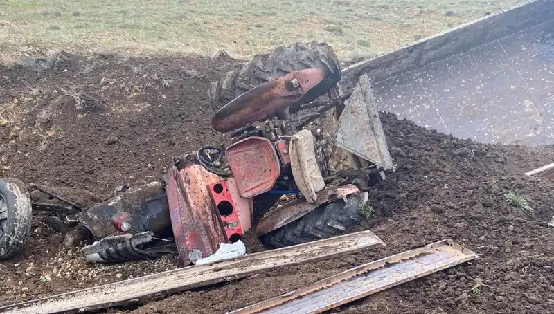 Kayseri'de Kontrolden Çıkan Traktörün Dramı: Şarampole Yuvarlandı!