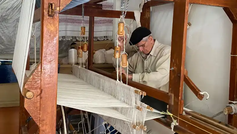 62 Yıldır Sanatın İpleriyle Hayatı Şekillendiren Usta: Tutku Dolu Bir Yolculuk