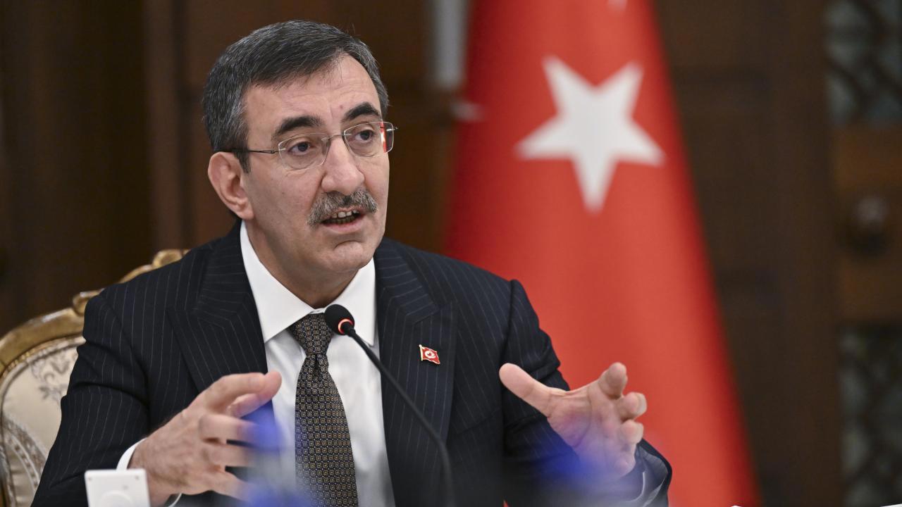 Cumhurbaşkanı Yardımcısı Yılmaz'dan Genç Çiftlere Maddi Destek Vaadi