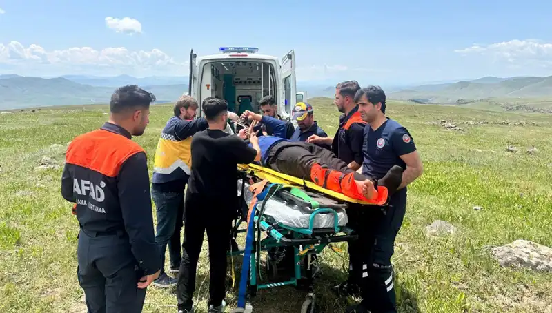 Kayalıkta Düşen Çoban İçin Düzenlenen Kurtarma Operasyonu Başladı