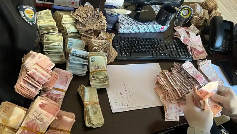 Sokaklarda Dolaşan Dilenciden Binlerce TL Çıktı: İhtiyaç mı, Dolandırıcılık mı?