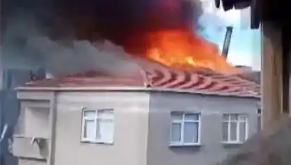 Bağcılar'da Yangın Paniği: Beş Katlı Bina Alev Alev Yandı!