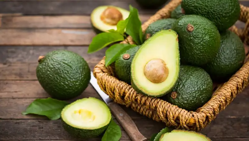 Avokado: Besleyici mi, Tehlikeli mi? Sağlık Faydaları ve Zararları