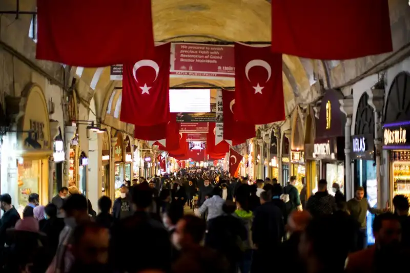 Kapalıçarşı'da 100 Milyon Liralık Vurgun: Korumalar ve Çakarlı Araçlarla Gizli Toplantılar