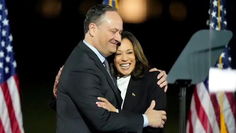 Trump, Kamala Harris’in Eşini Neden Kovdu? İşte Arkasındaki Gerçekler!