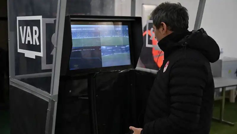 Beşiktaş ile Gaziantep FK Maçında Alman VAR Hakemi Görev Alacak!