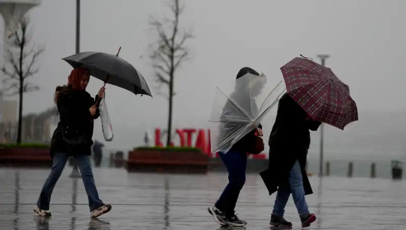 İstanbullular Yarın Dikkat! Beklenen Kuvvetli Sağanak Geliyor