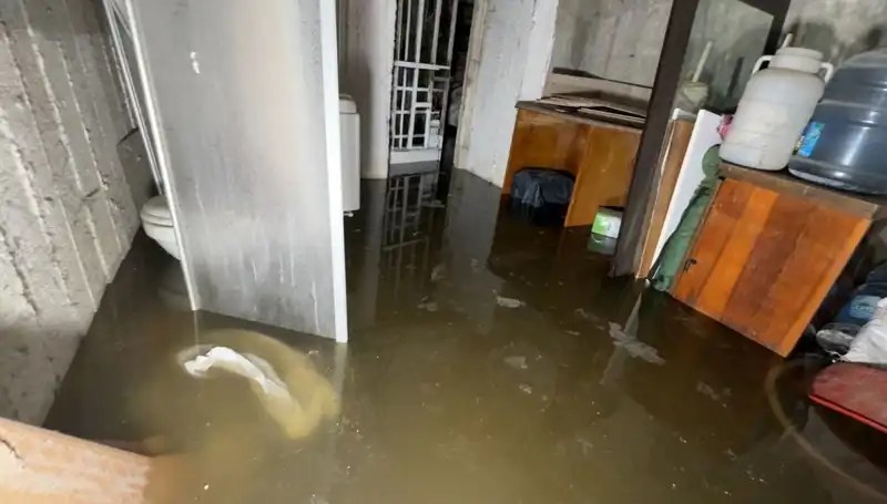 Avcılar'da Aniden Bastıran Su Baskını: Hayat Durma Noktasına Geldi!